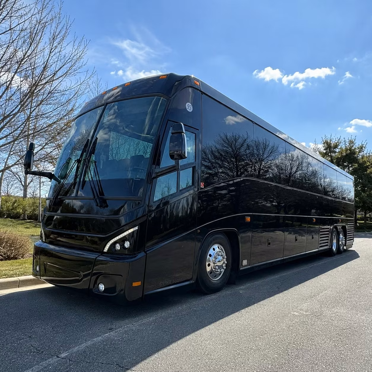 you can find and book employee transportation in parma and any nearby city