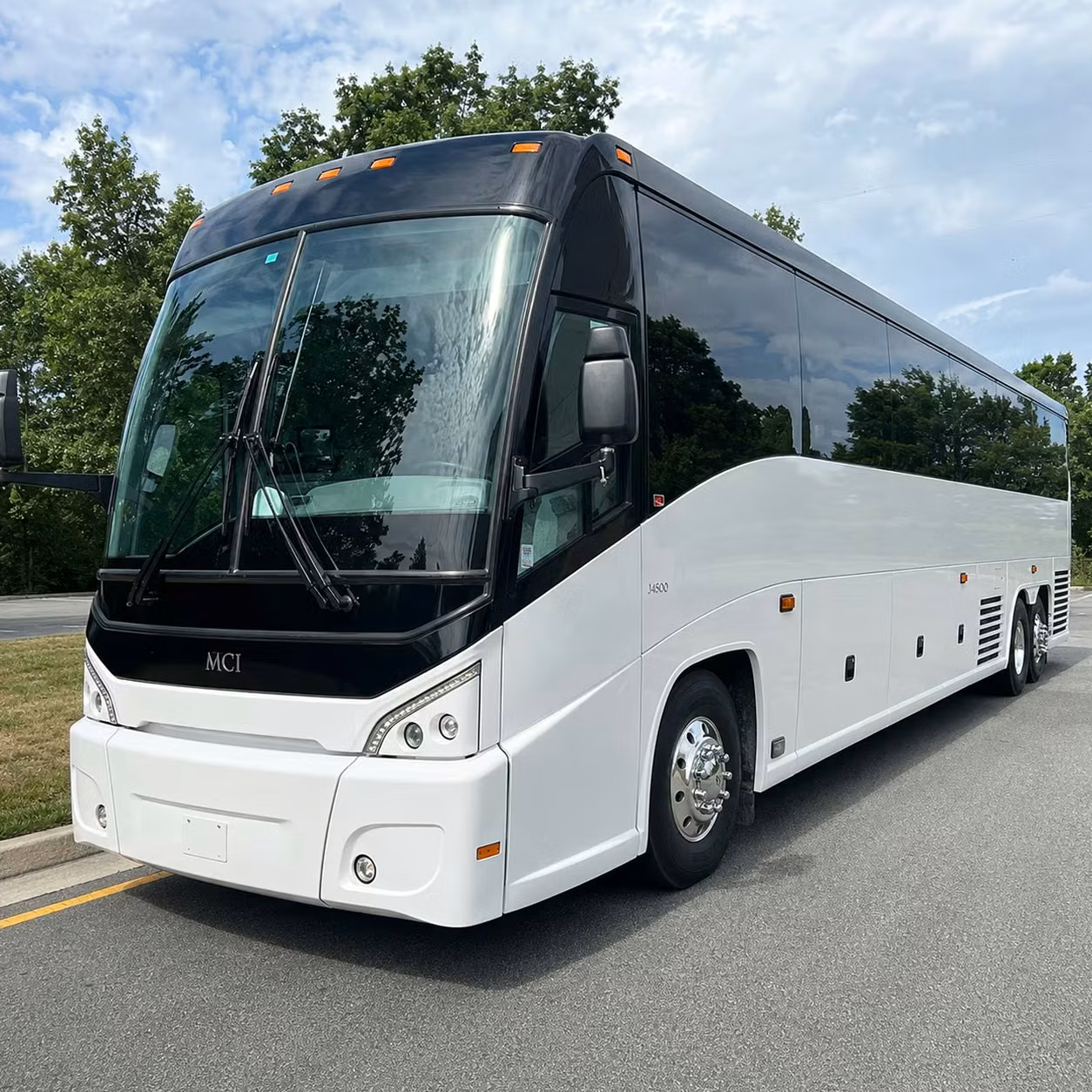 you can find and book long distance transportation in parma and any nearby city